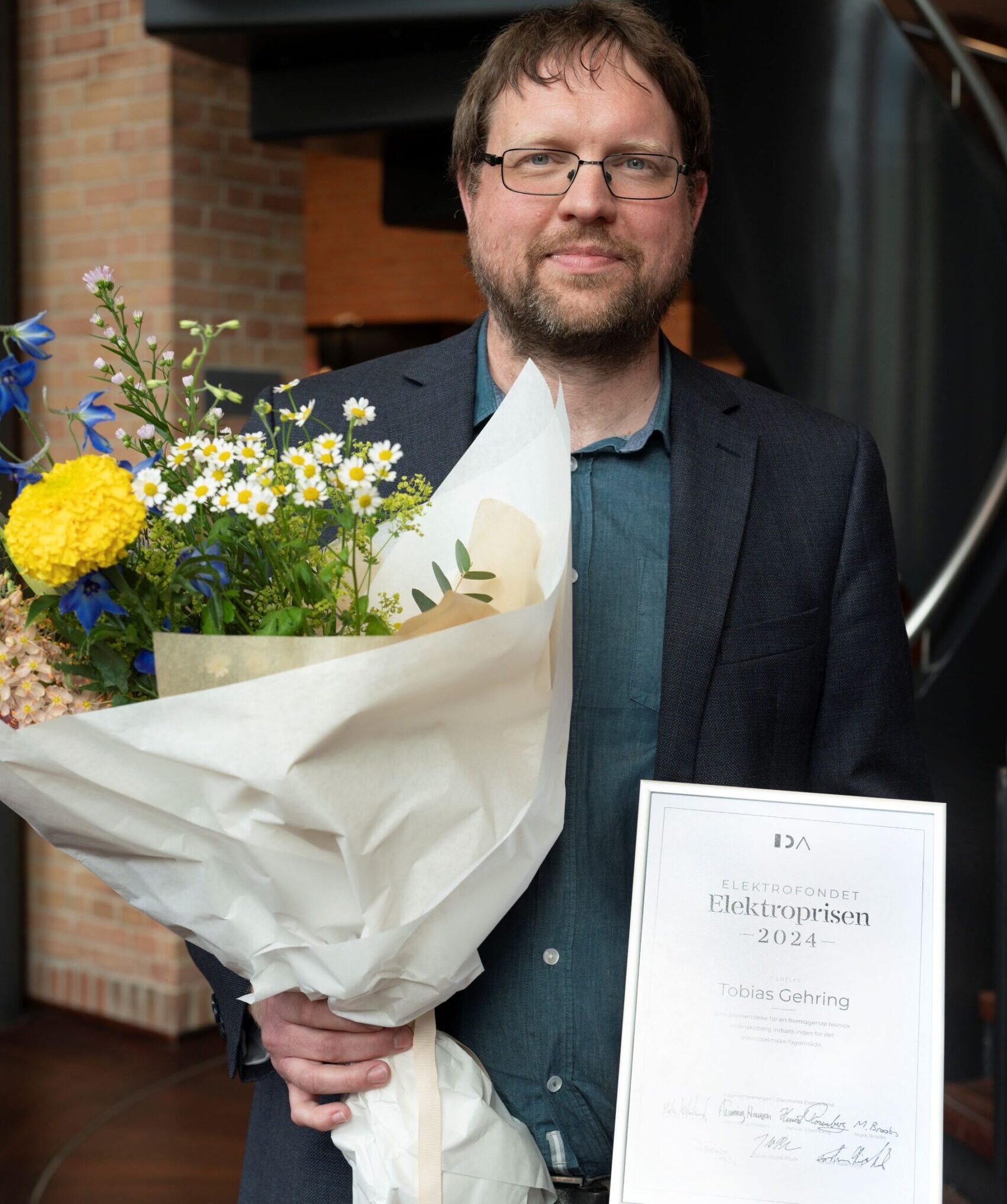 Tobias Gehring, der er lektor ved DTU Fysik, er modtager af Elektroprisen 2024 for sit enestående arbejde med at udvikle kvanteteknologi til sikker kommunikation. Foto: Lars Krabbe