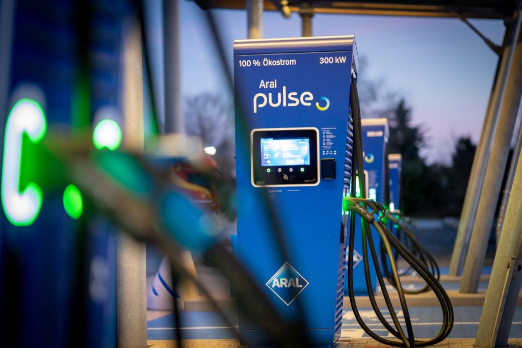 Nyt samarbejde med Aral pulse: Fra 1. juli kan Clever-kunder lade billigere på 2.700 tyske lynladepunkter