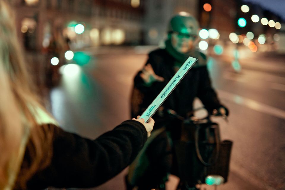 Livsfarligt: 9 ud af 10 bilister har svært ved at se fodgængere og cyklister i mørke