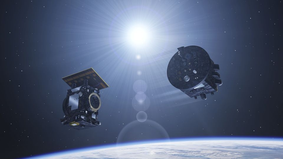 Visualiseringen viser, hvordan to satellitter selv kan holde formation med submillimeternøjagtighed tusinder af kilometer fra jorden. Illustration: ESA-P. Carril