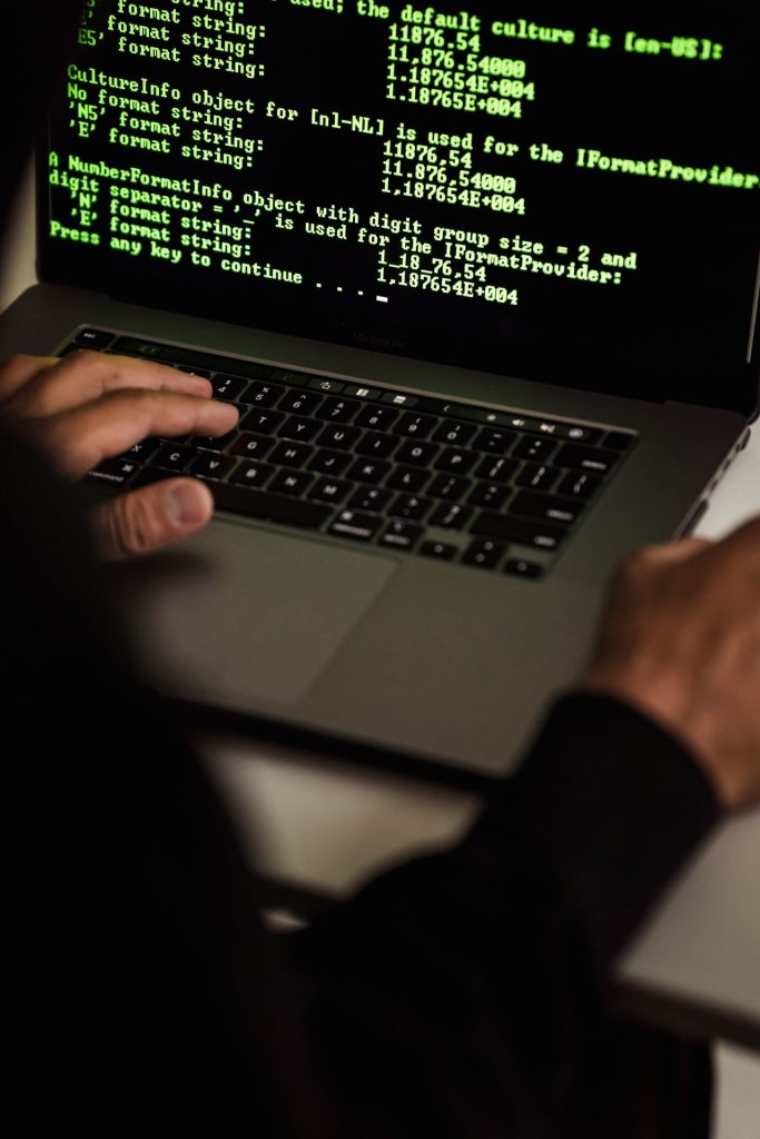 Kun halvdelen er klar: Britisk industri mangler plan mod cyberangreb